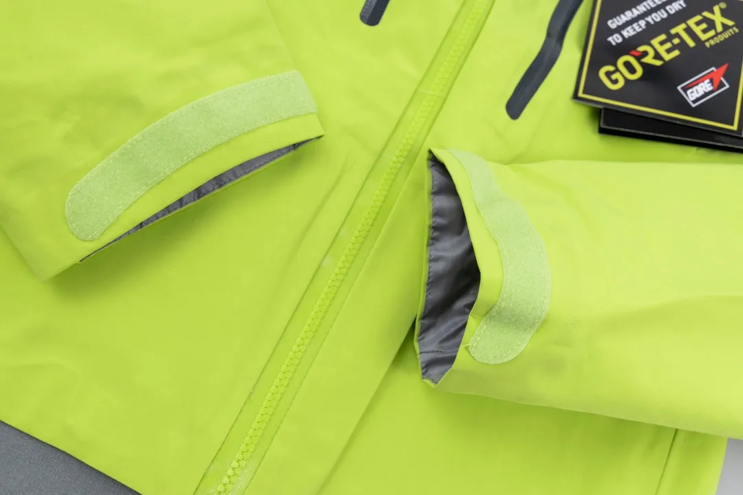 【 】Arcteryx Alpha SV GTX ： Wear-Resistant N X GORE-TEX pro Classic ，E 3D ， ， Stormhood 、 ， 、 、 、Breathable Wear-Resistant。 ：S-XL